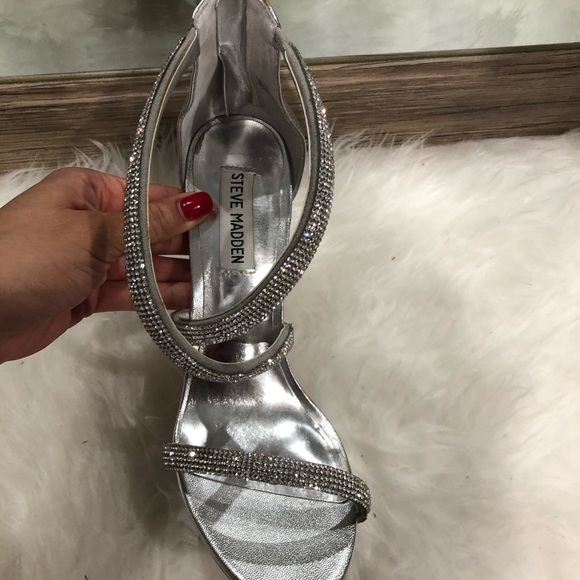 Steve Madden Silver Heels - Picture 5 of 5